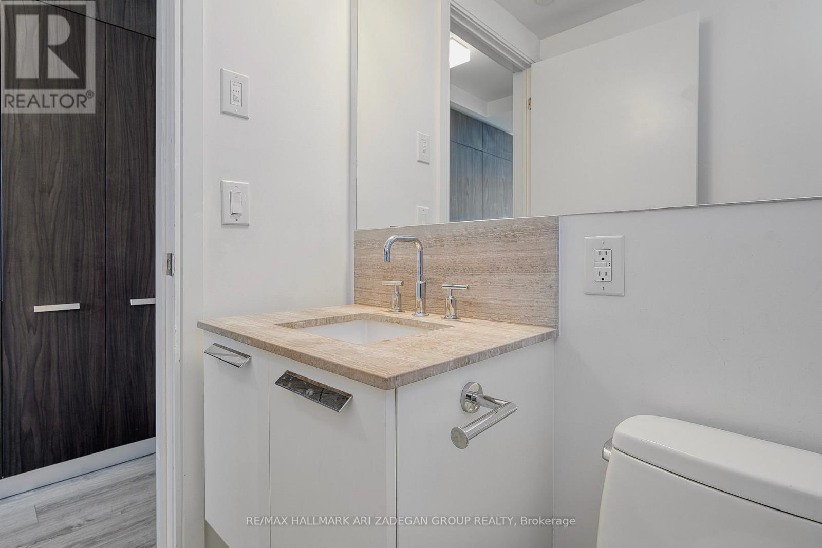 1415 - 50 Charles Street E, Toronto, Ontario  M4Y 0C3 - Photo 5 - C12437966