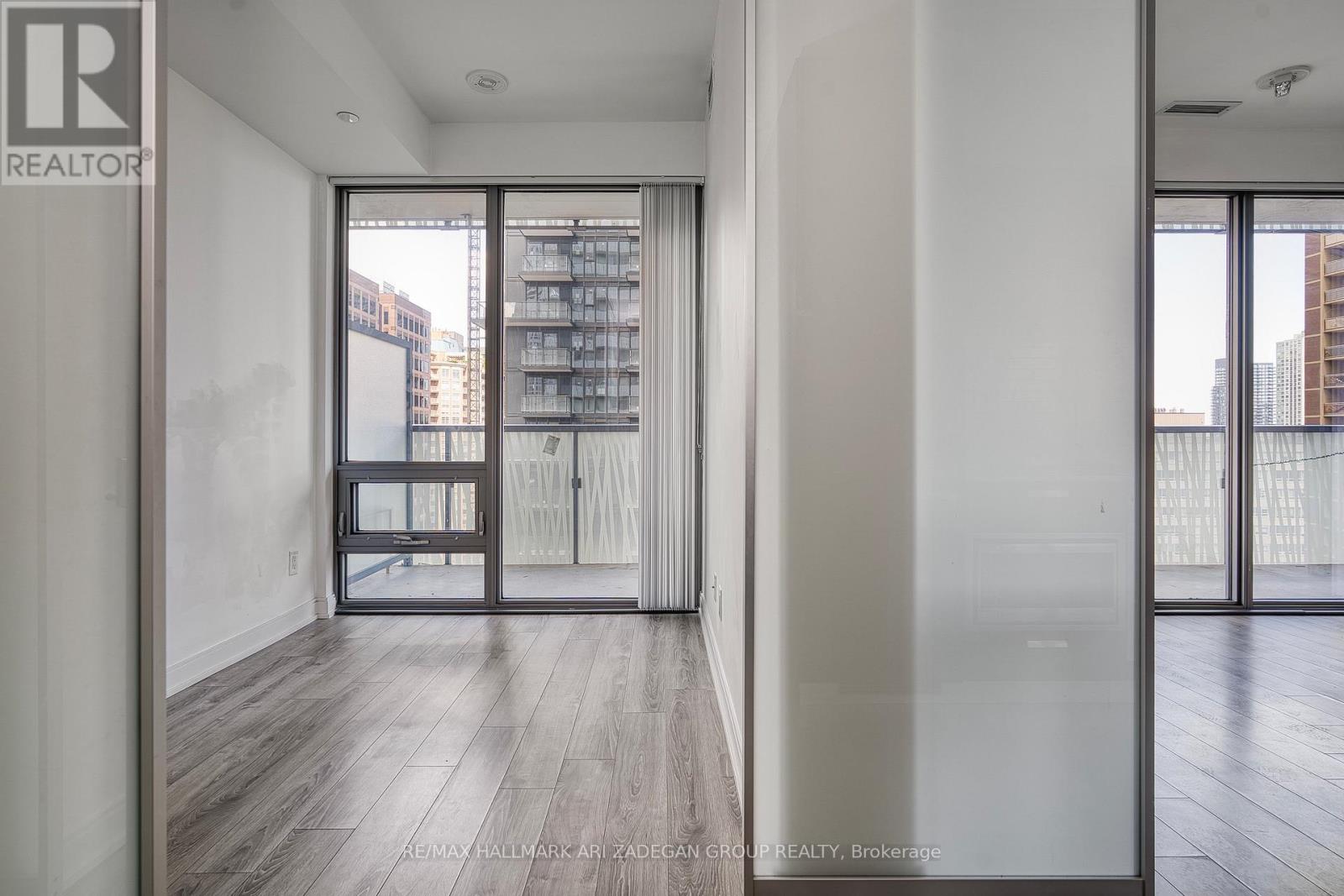 1415 - 50 Charles Street E, Toronto, Ontario  M4Y 0C3 - Photo 6 - C12437966