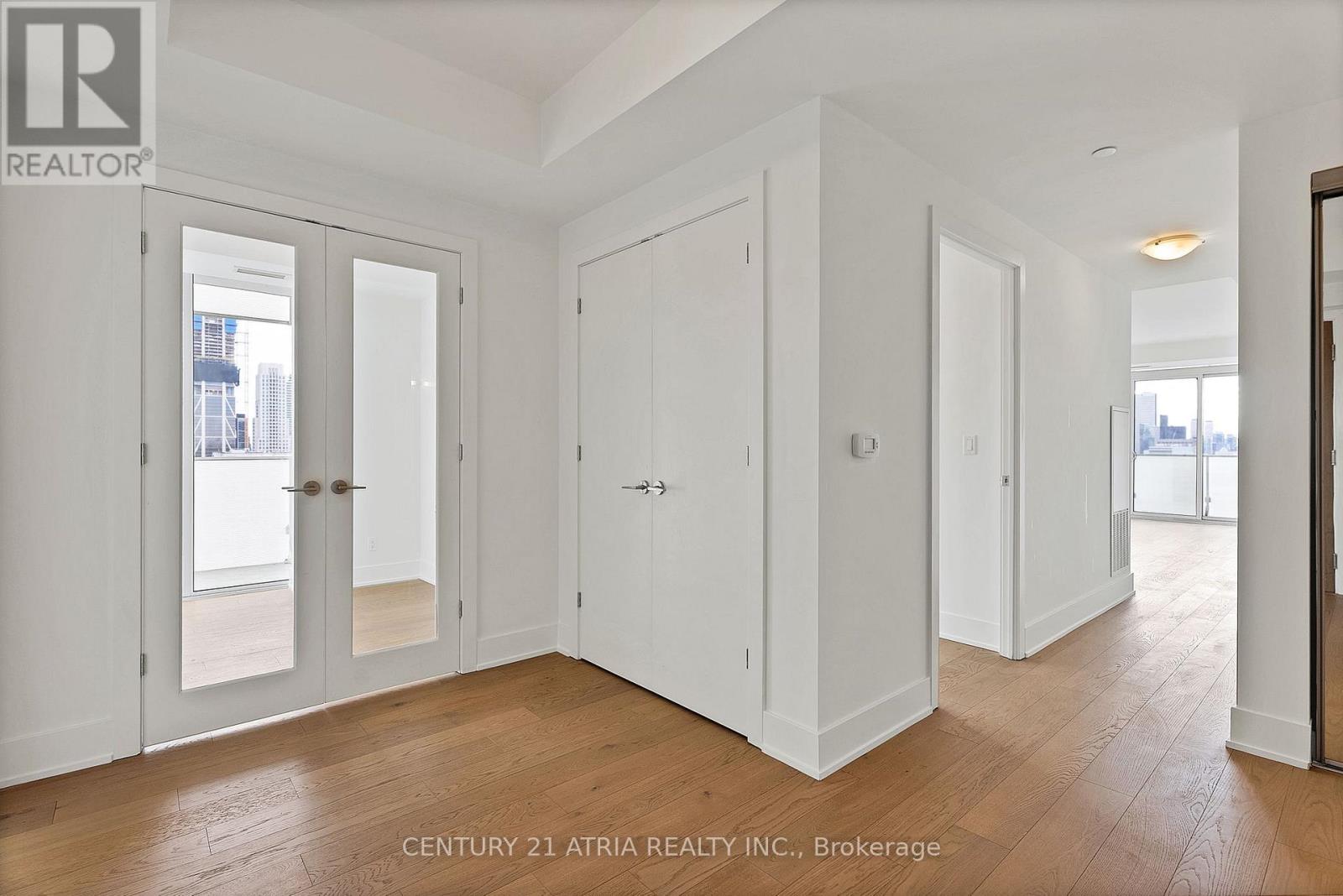 3002 - 200 Bloor Street W, Toronto, Ontario  M5S 1T8 - Photo 10 - C12437994
