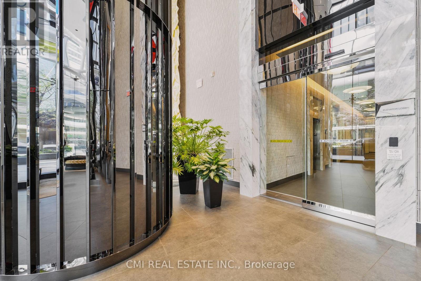 1109 - 10 York Street, Toronto, Ontario  M5J 0E1 - Photo 25 - C12438027