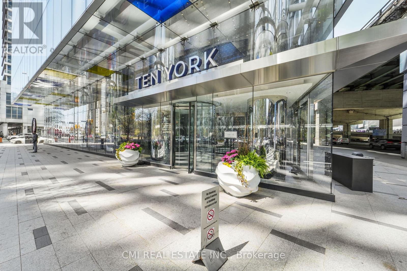 1109 - 10 York Street, Toronto, Ontario  M5J 0E1 - Photo 3 - C12438027