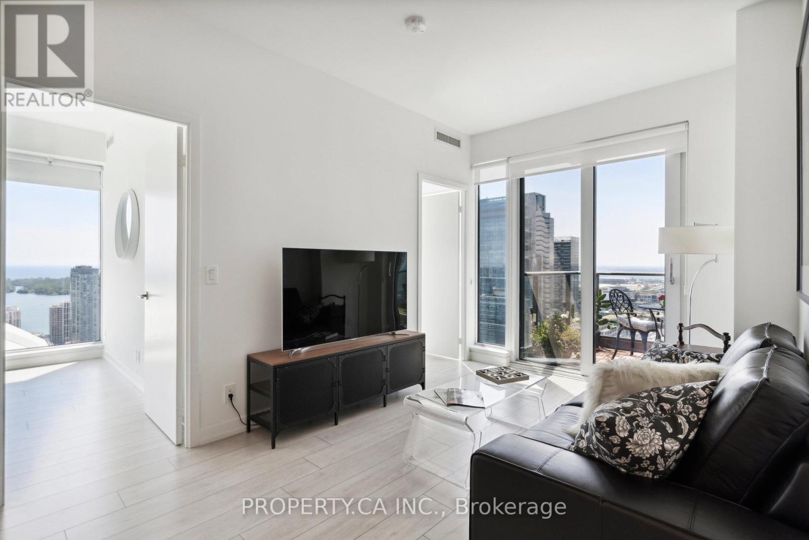4102 - 55 Mercer Street, Toronto, Ontario  M5V 0W4 - Photo 2 - C12438055