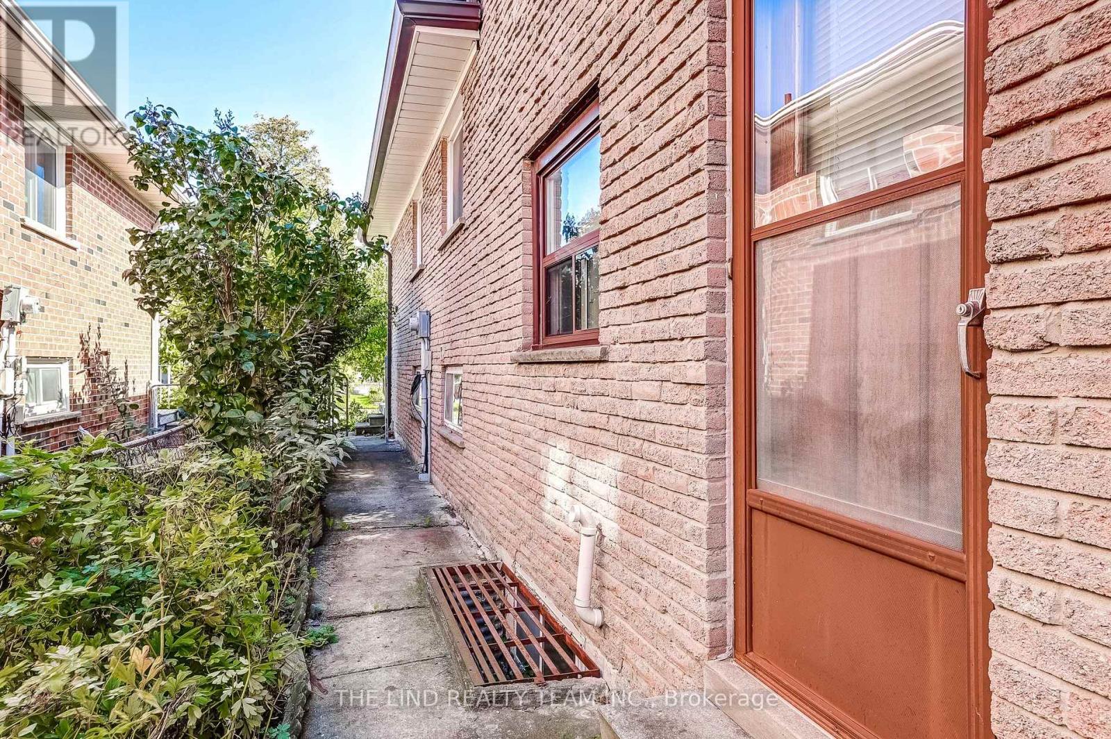 260 Apache Trail, Toronto, Ontario  M2H 2W4 - Photo 50 - C12438074