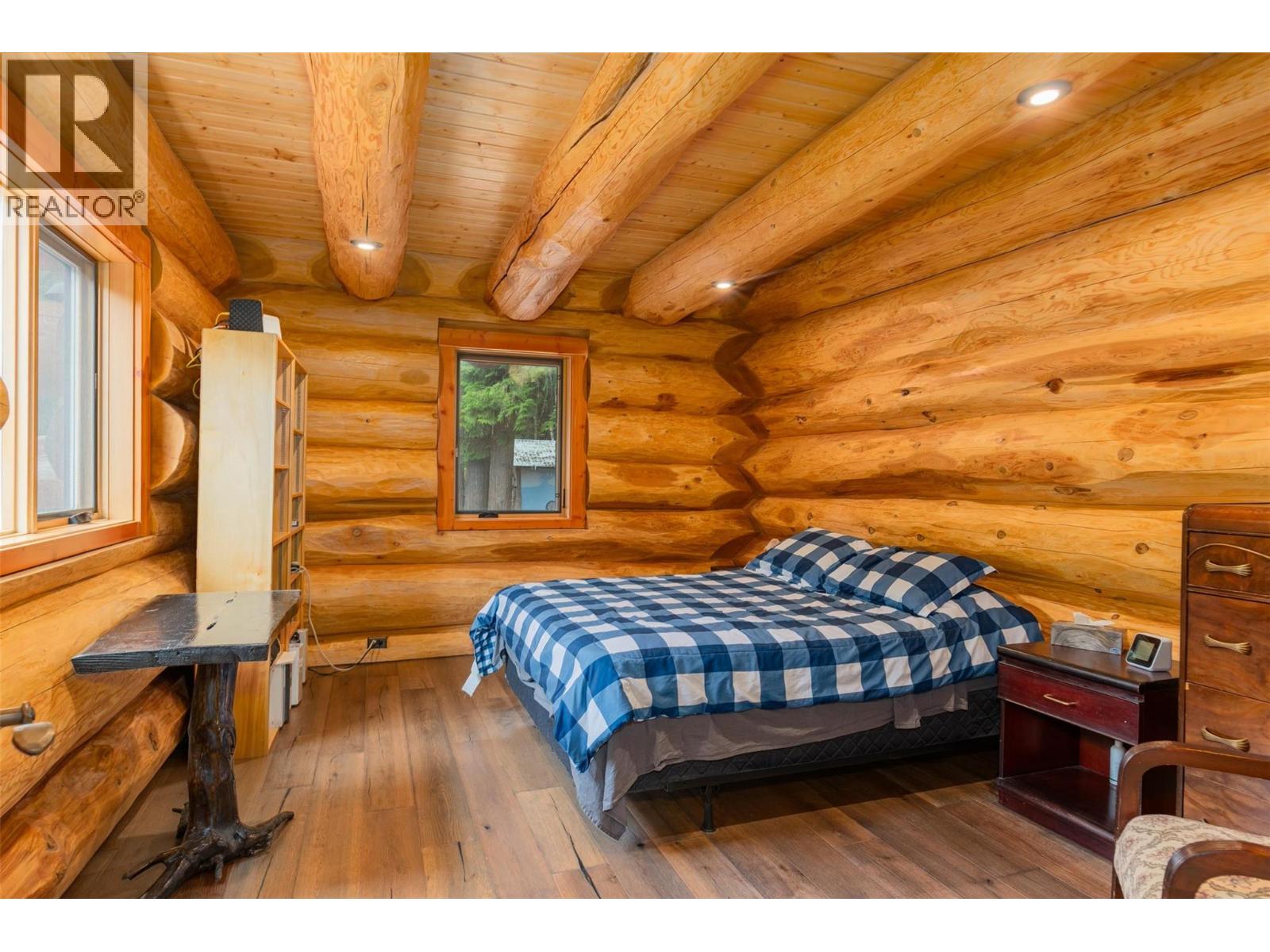 800 Highway 22, Rossland, British Columbia  V0G 1Y0 - Photo 18 - 10364452