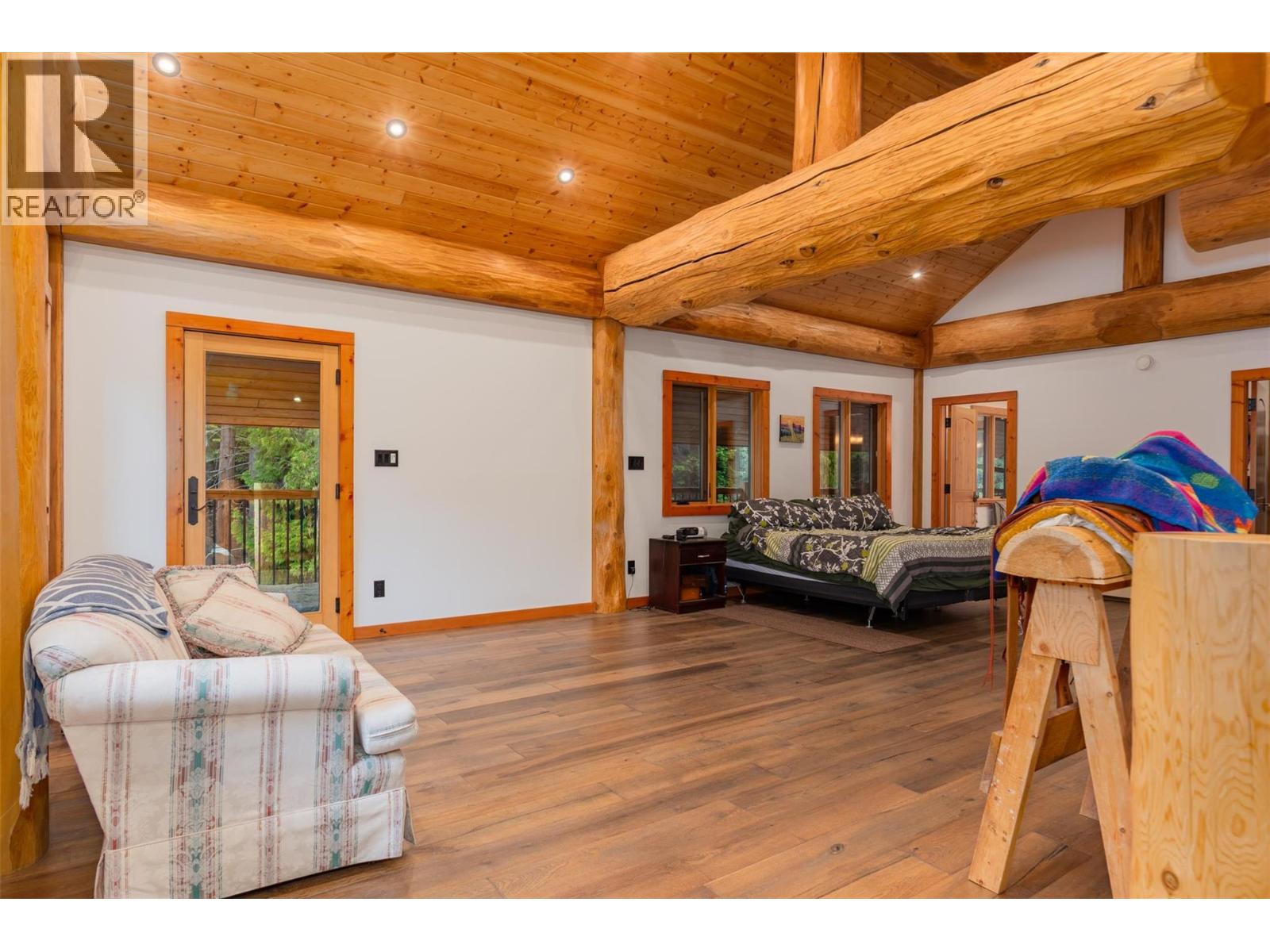 800 Highway 22, Rossland, British Columbia  V0G 1Y0 - Photo 25 - 10364452