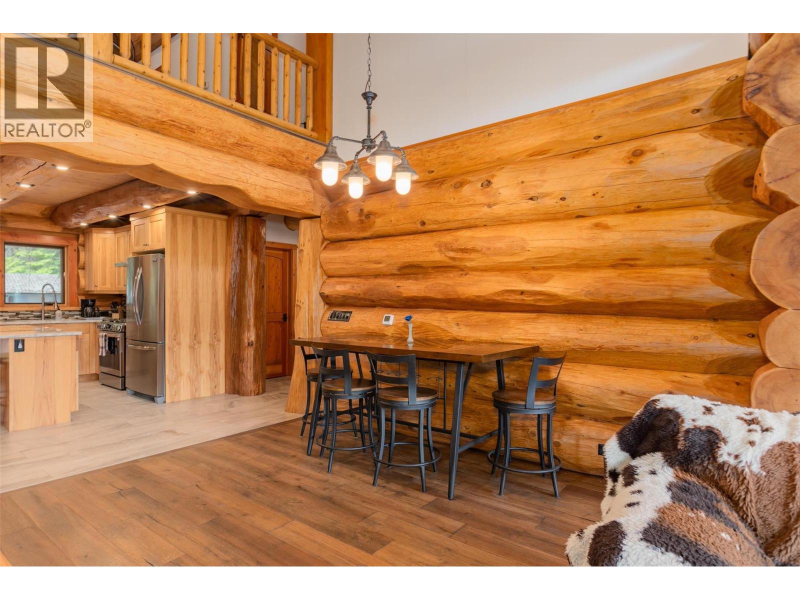 800 Highway 22, Rossland, British Columbia  V0G 1Y0 - Photo 3 - 10364452