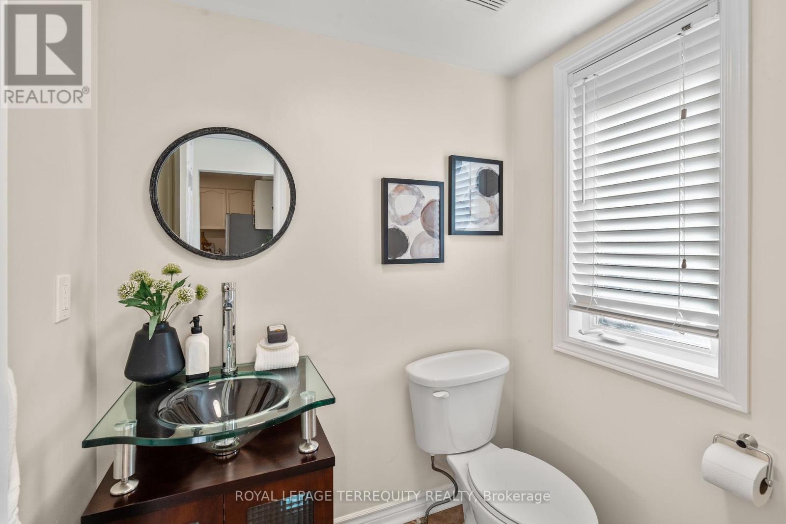 43 Champine Square, Clarington, Ontario  L1C 4W1 - Photo 6 - E12437926