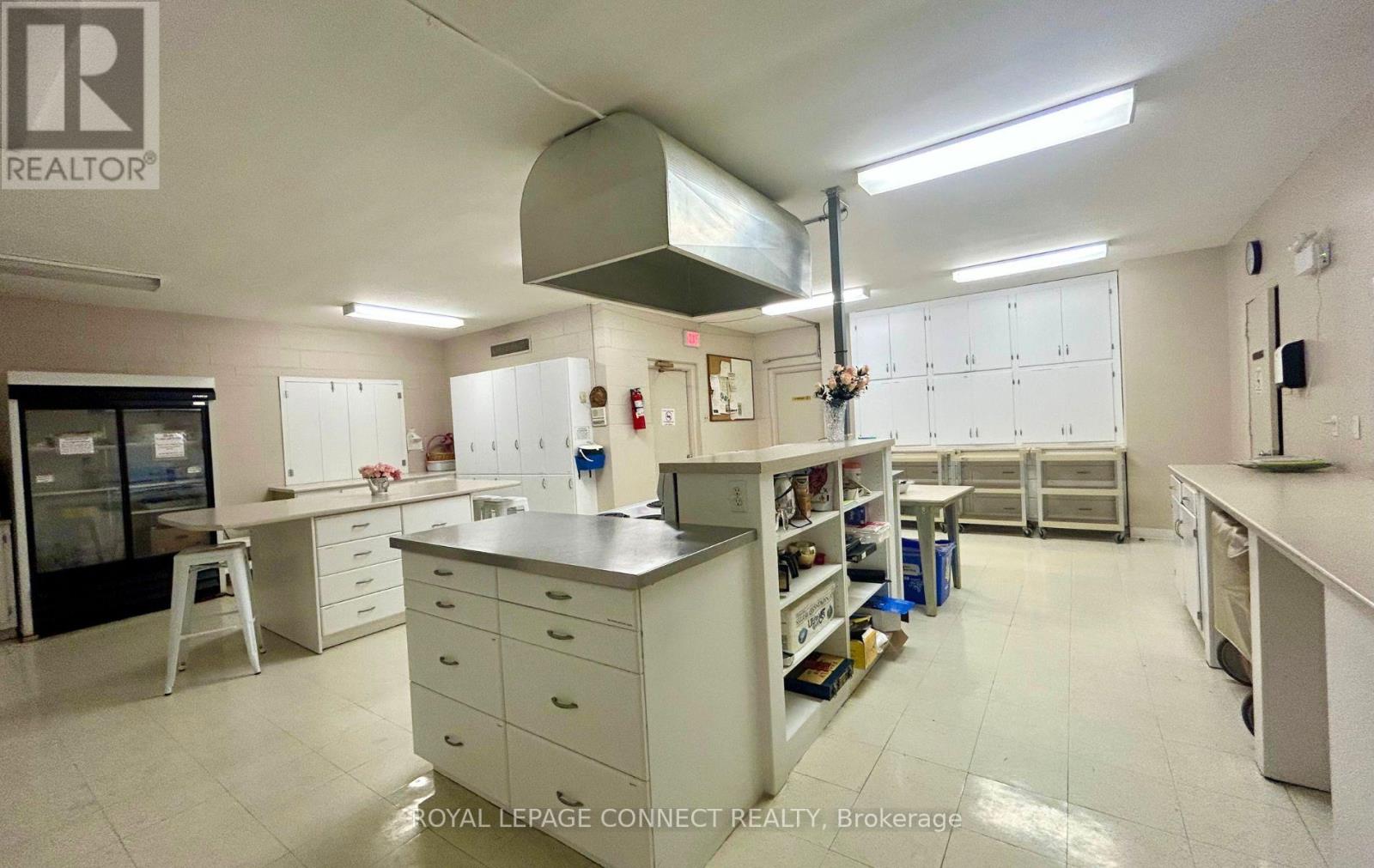 Lower, Off - 676 Simcoe Street N, Oshawa (Centennial), Ontario  L1G 4V7 - Photo 11 - E12438026