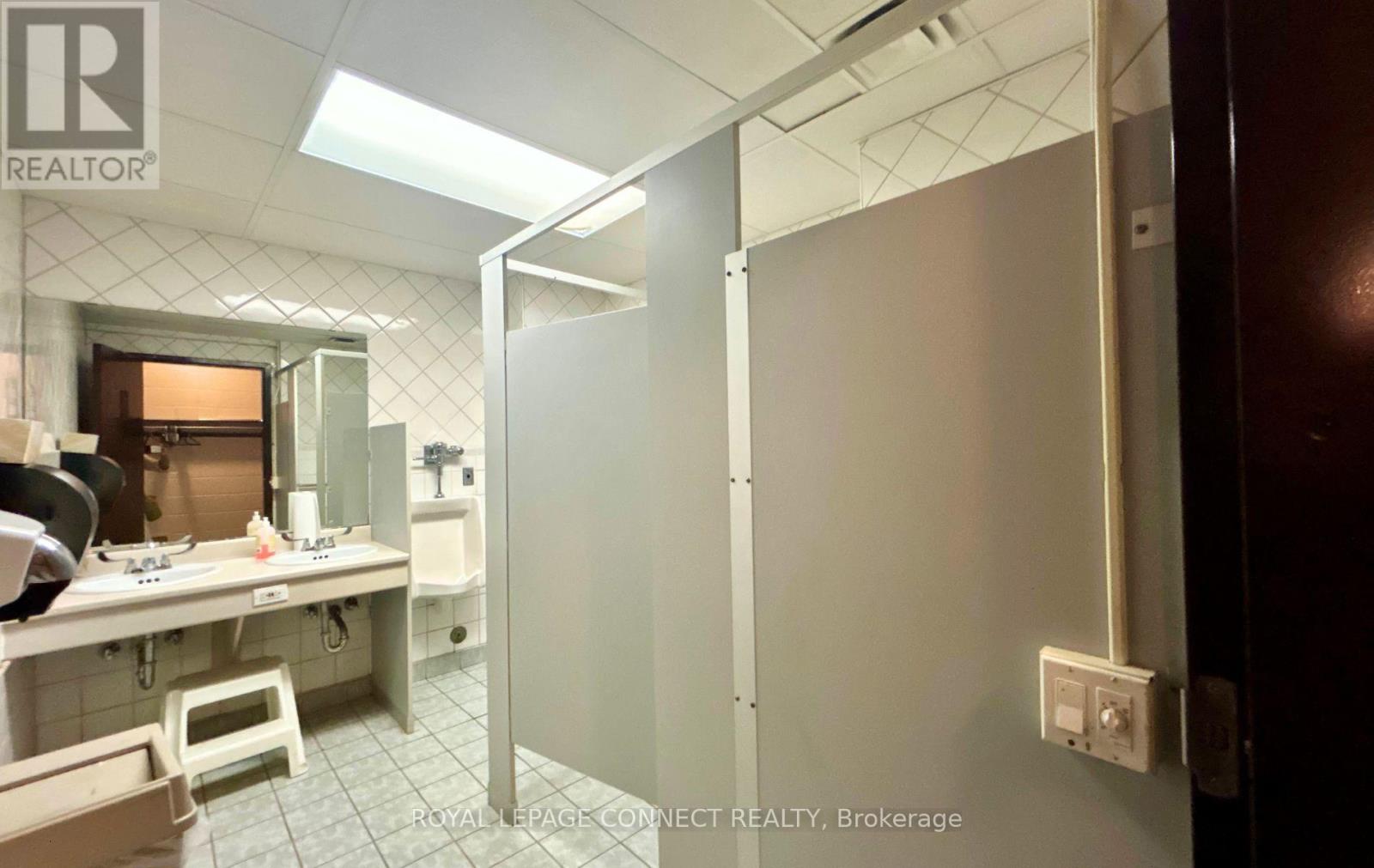 Lower, Off - 676 Simcoe Street N, Oshawa (Centennial), Ontario  L1G 4V7 - Photo 14 - E12438026