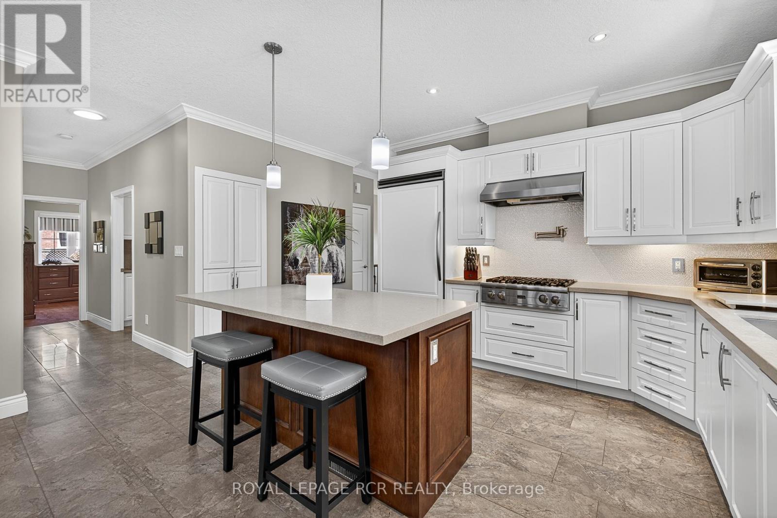 21 Corvinelli Drive, Whitby, Ontario  L1M 0G7 - Photo 6 - E12438065