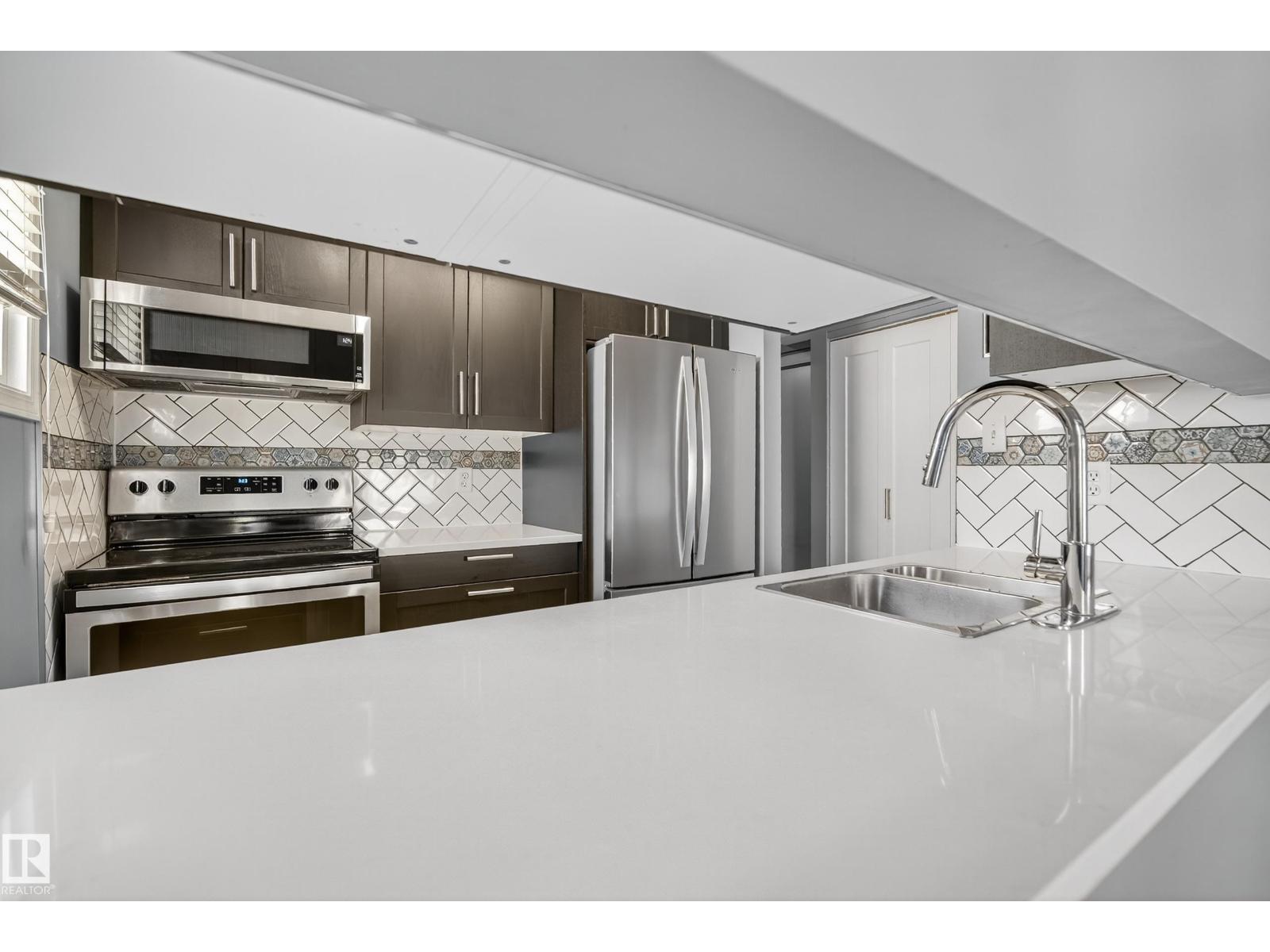 225 LANCASTER TC NW, Edmonton, Alberta