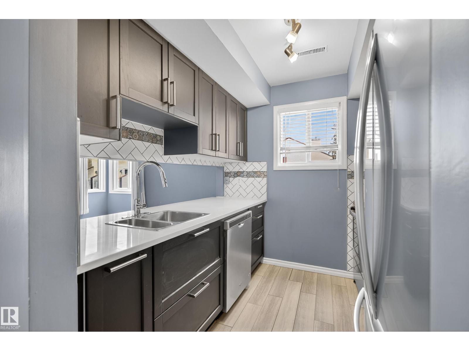 225 Lancaster Tc Nw, Edmonton, Alberta  T5X 5T4 - Photo 4 - E4457137