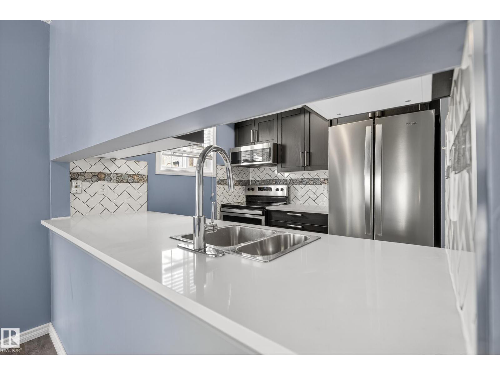 225 Lancaster Tc Nw, Edmonton, Alberta  T5X 5T4 - Photo 2 - E4457137