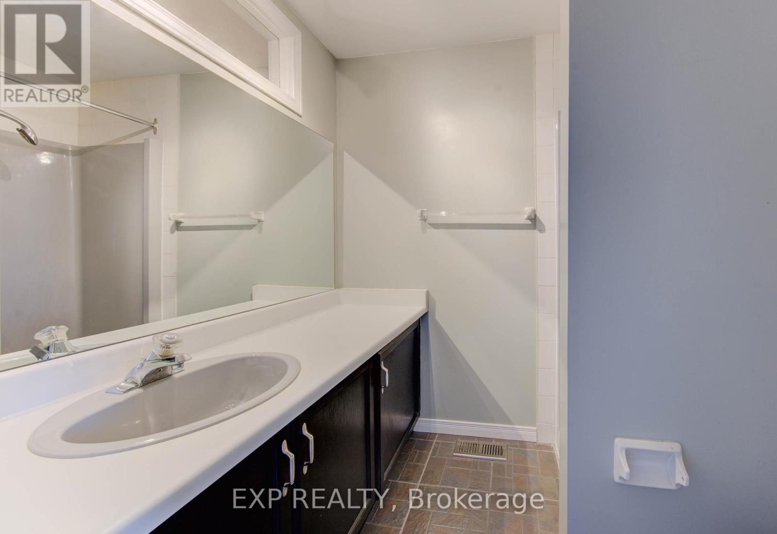 6 - 499 Oakvale Drive, Waterloo, Ontario  N2T 2G6 - Photo 27 - X12437649