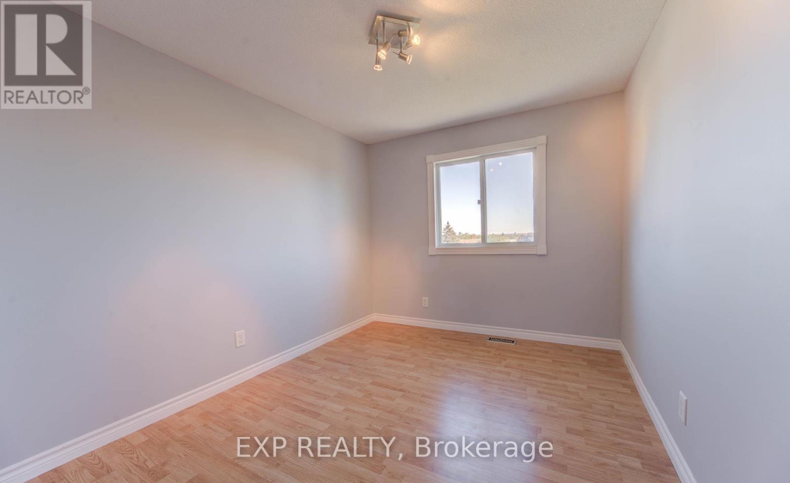6 - 499 Oakvale Drive, Waterloo, Ontario  N2T 2G6 - Photo 32 - X12437649
