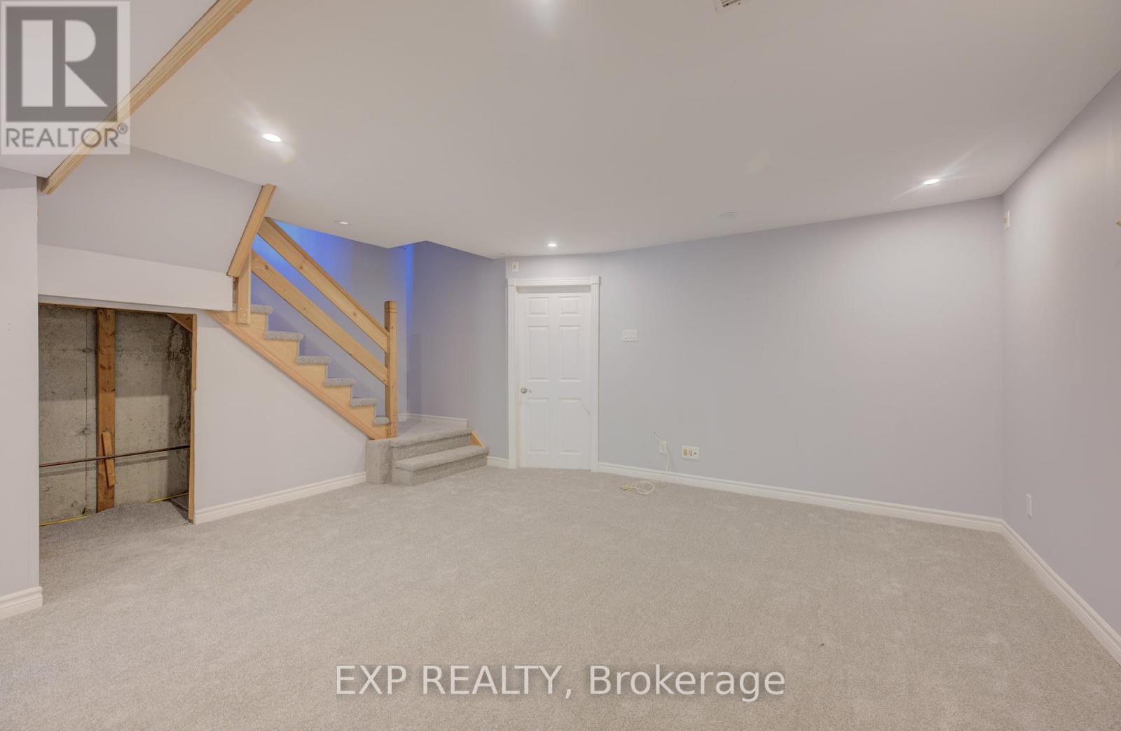 6 - 499 Oakvale Drive, Waterloo, Ontario  N2T 2G6 - Photo 34 - X12437649