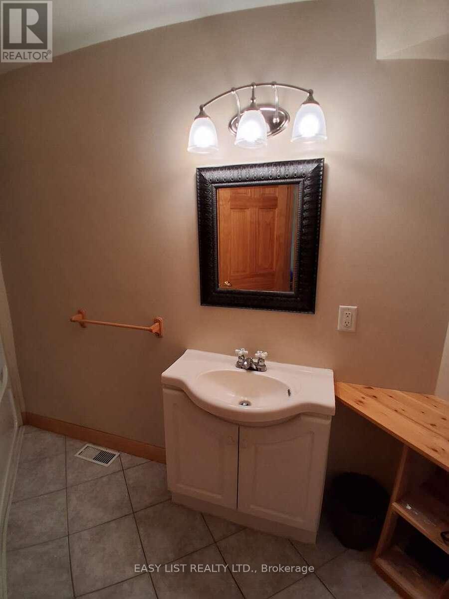 175 Old Man's Lake Lane, Magnetawan, Ontario  P0A 1P0 - Photo 12 - X12437666