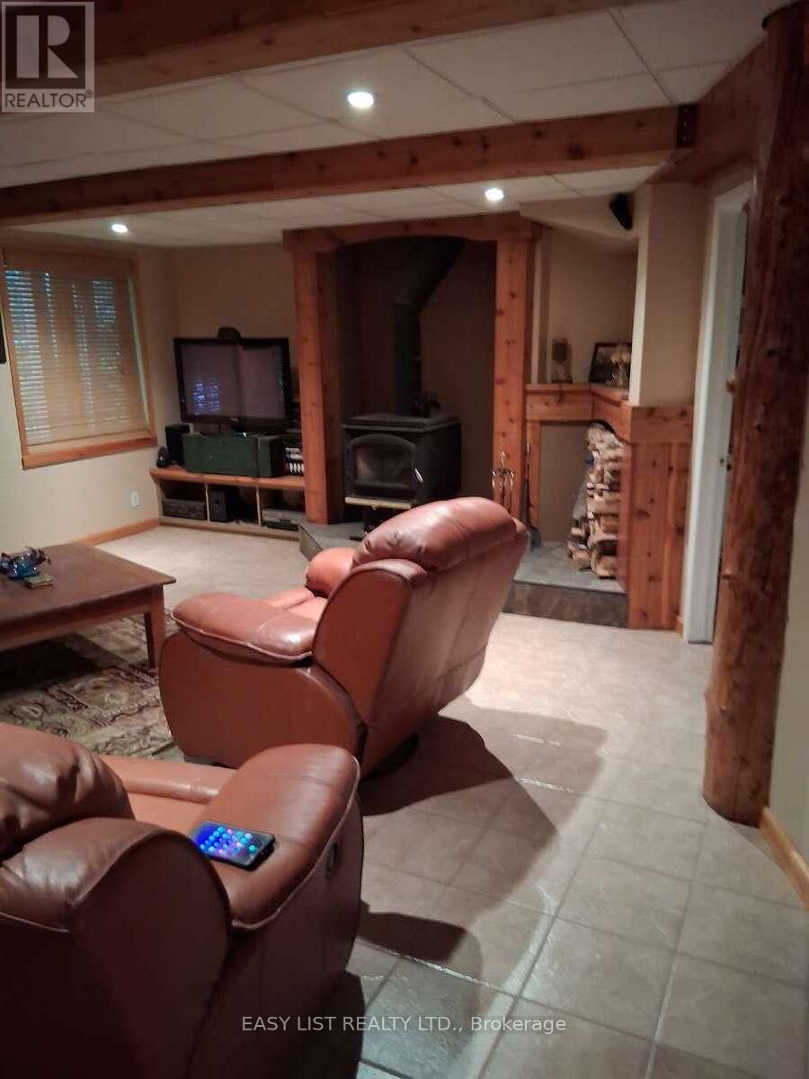 175 Old Man's Lake Lane, Magnetawan, Ontario  P0A 1P0 - Photo 34 - X12437666