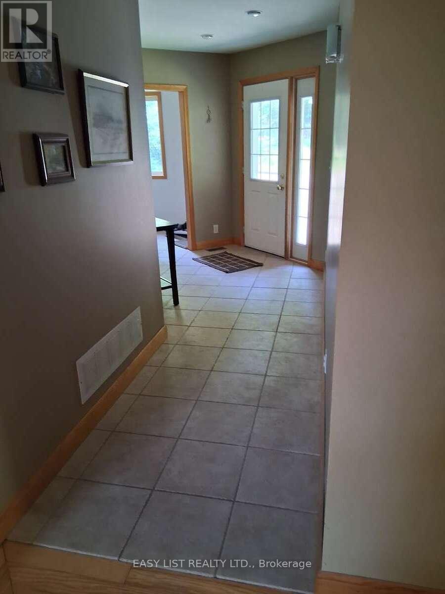 175 Old Man's Lake Lane, Magnetawan, Ontario  P0A 1P0 - Photo 5 - X12437666