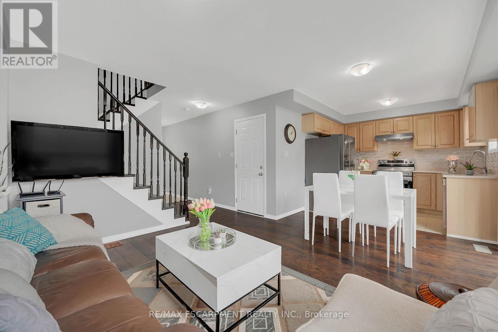 68 Powell Drive, Hamilton (Binbrook), Ontario  L0R 1C0 - Photo 23 - X12437671