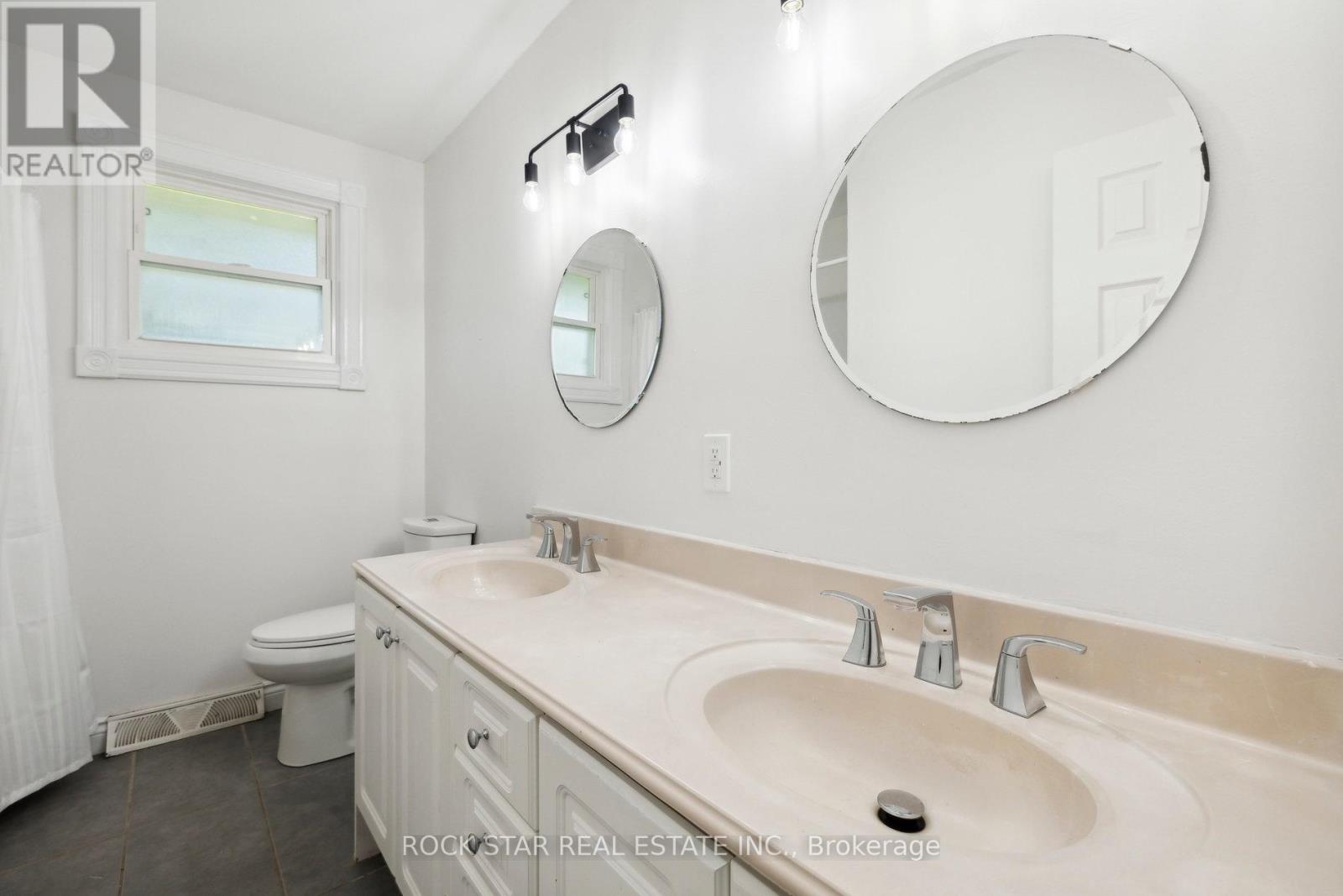Upper - 87 Leaside Drive, St. Catharines, Ontario  L2M 4G7 - Photo 11 - X12437672
