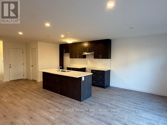 24 Oak Forest Common Crescent, Cambridge, Ontario  N1S 0G3 - Photo 4 - X12437678