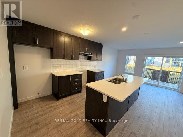 24 Oak Forest Common Crescent, Cambridge, Ontario  N1S 0G3 - Photo 5 - X12437678
