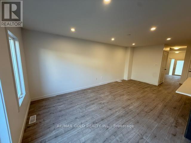 24 Oak Forest Common Crescent, Cambridge, Ontario  N1S 0G3 - Photo 6 - X12437678
