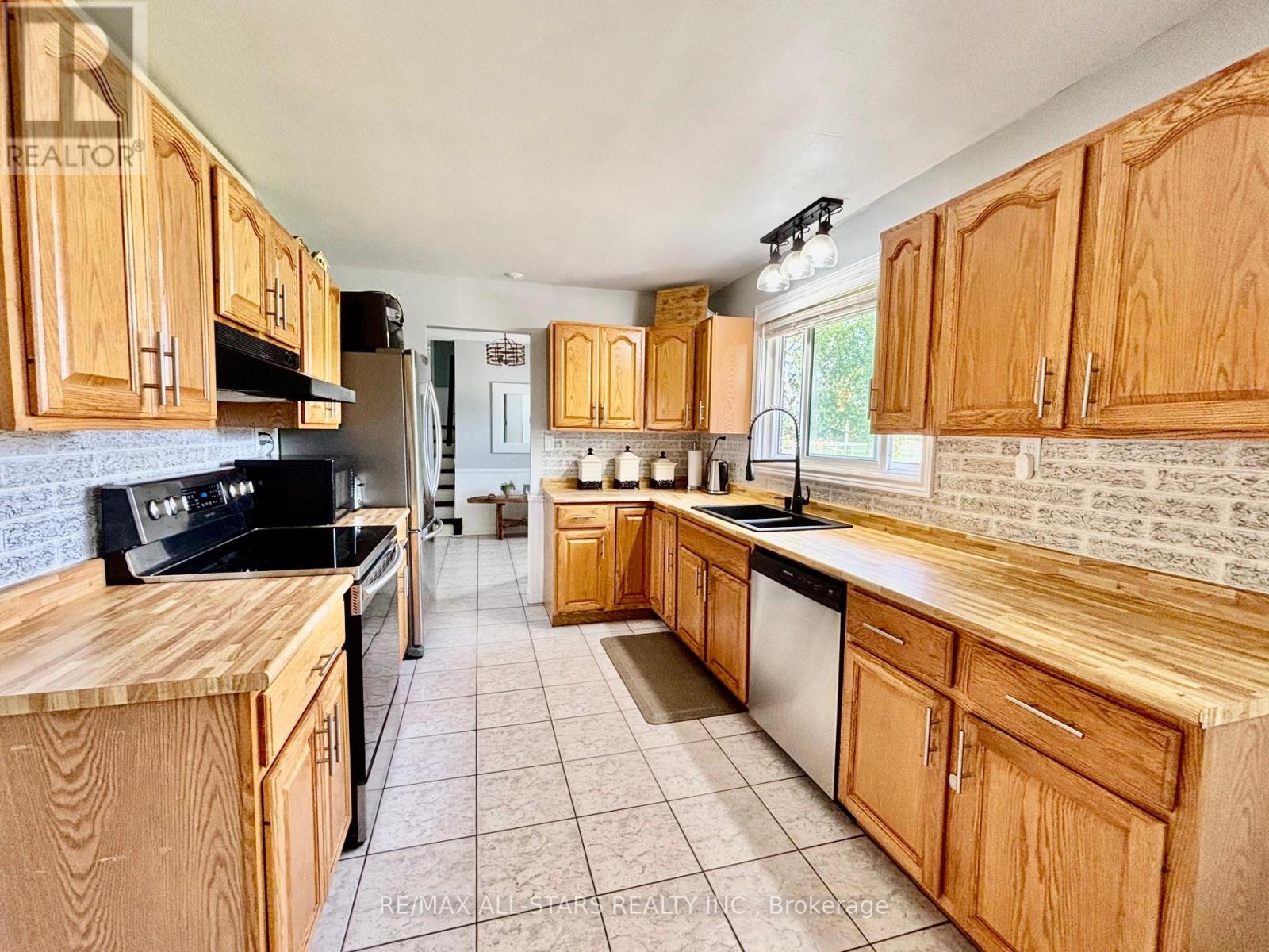 375 Ogemah Road, Kawartha Lakes, Ontario  K0M 2C0 - Photo 11 - X12437720