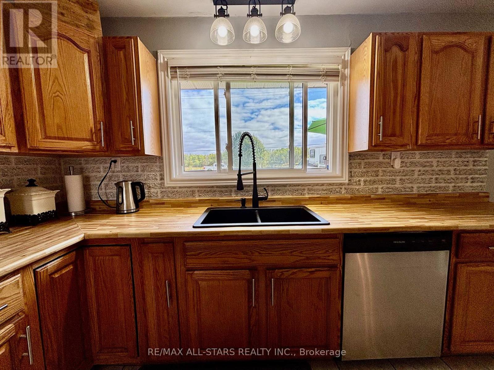 375 Ogemah Road, Kawartha Lakes, Ontario  K0M 2C0 - Photo 12 - X12437720