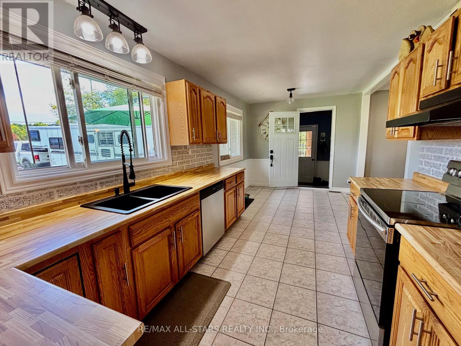 375 Ogemah Road, Kawartha Lakes, Ontario  K0M 2C0 - Photo 14 - X12437720