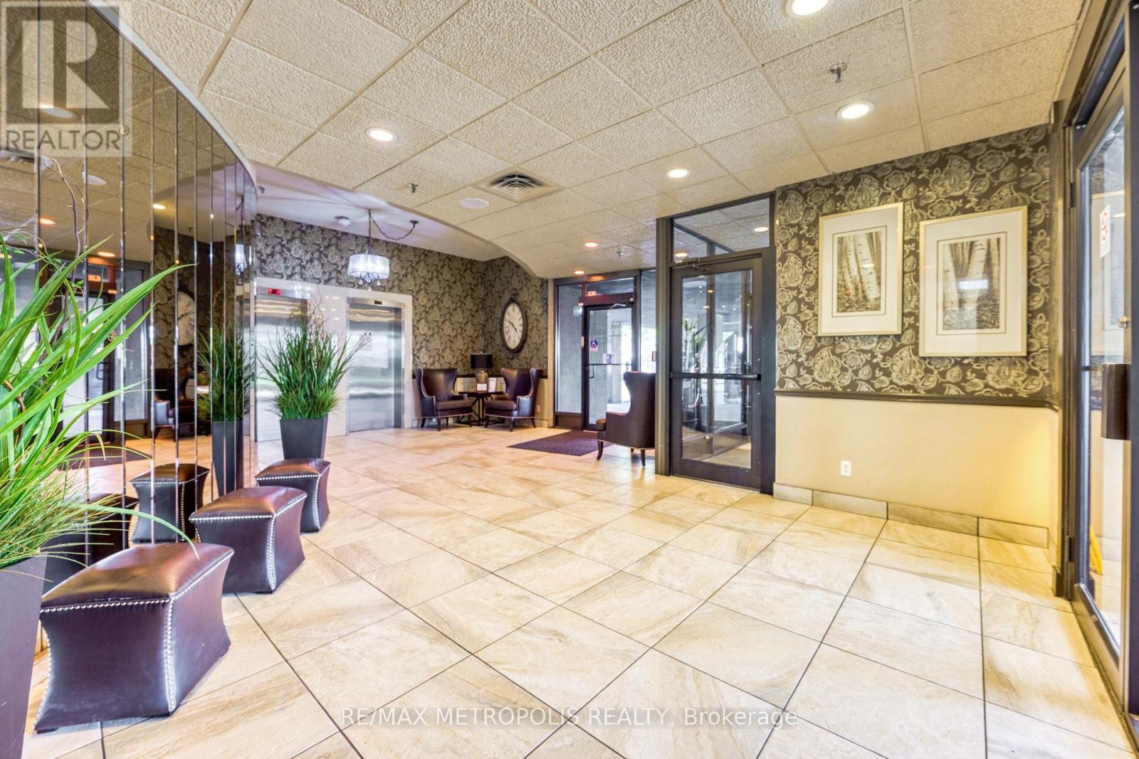 1306 - 155 Front Street N, Sarnia, Ontario  N7T 7V5 - Photo 2 - X12437767