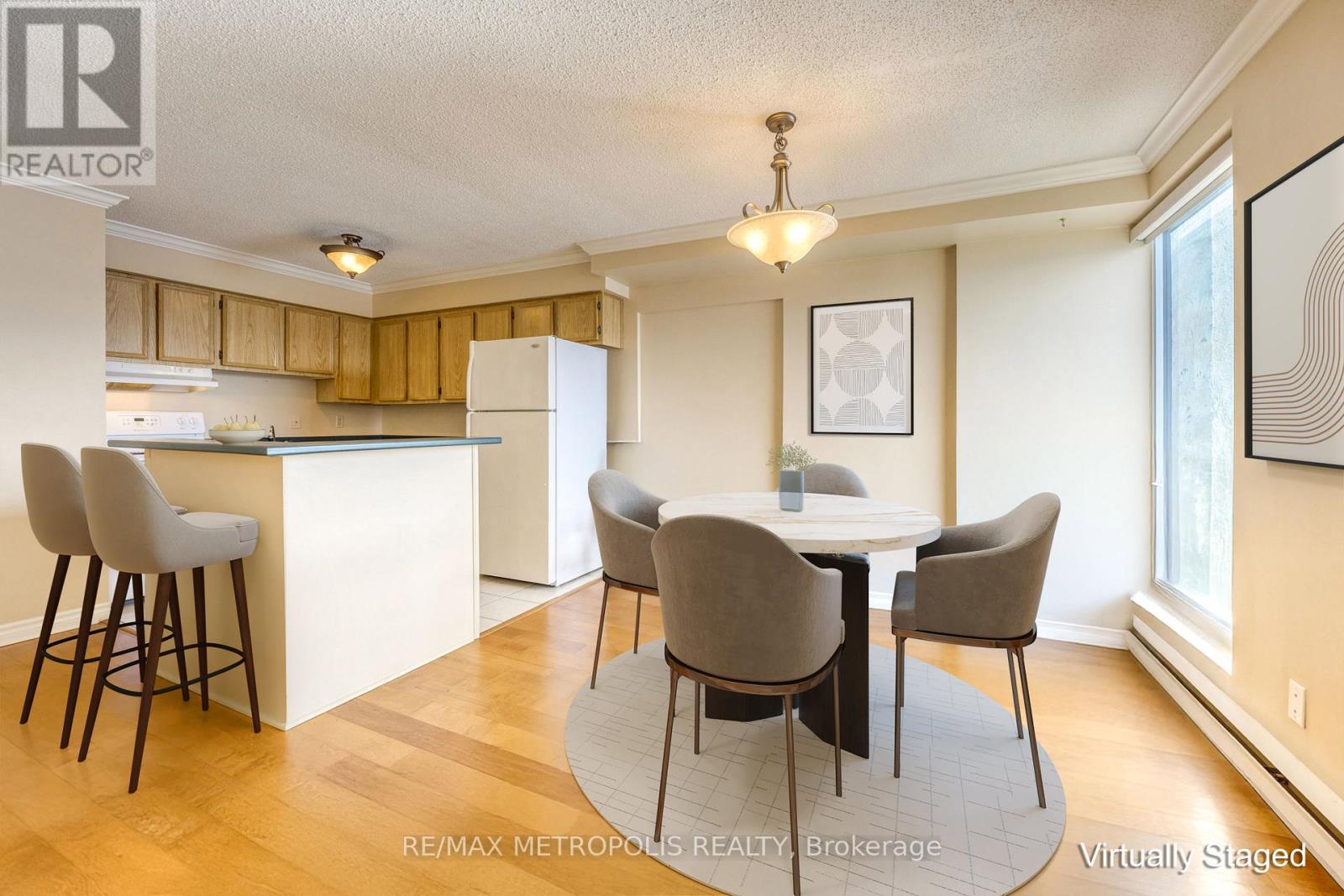 1306 - 155 Front Street N, Sarnia, Ontario  N7T 7V5 - Photo 8 - X12437767