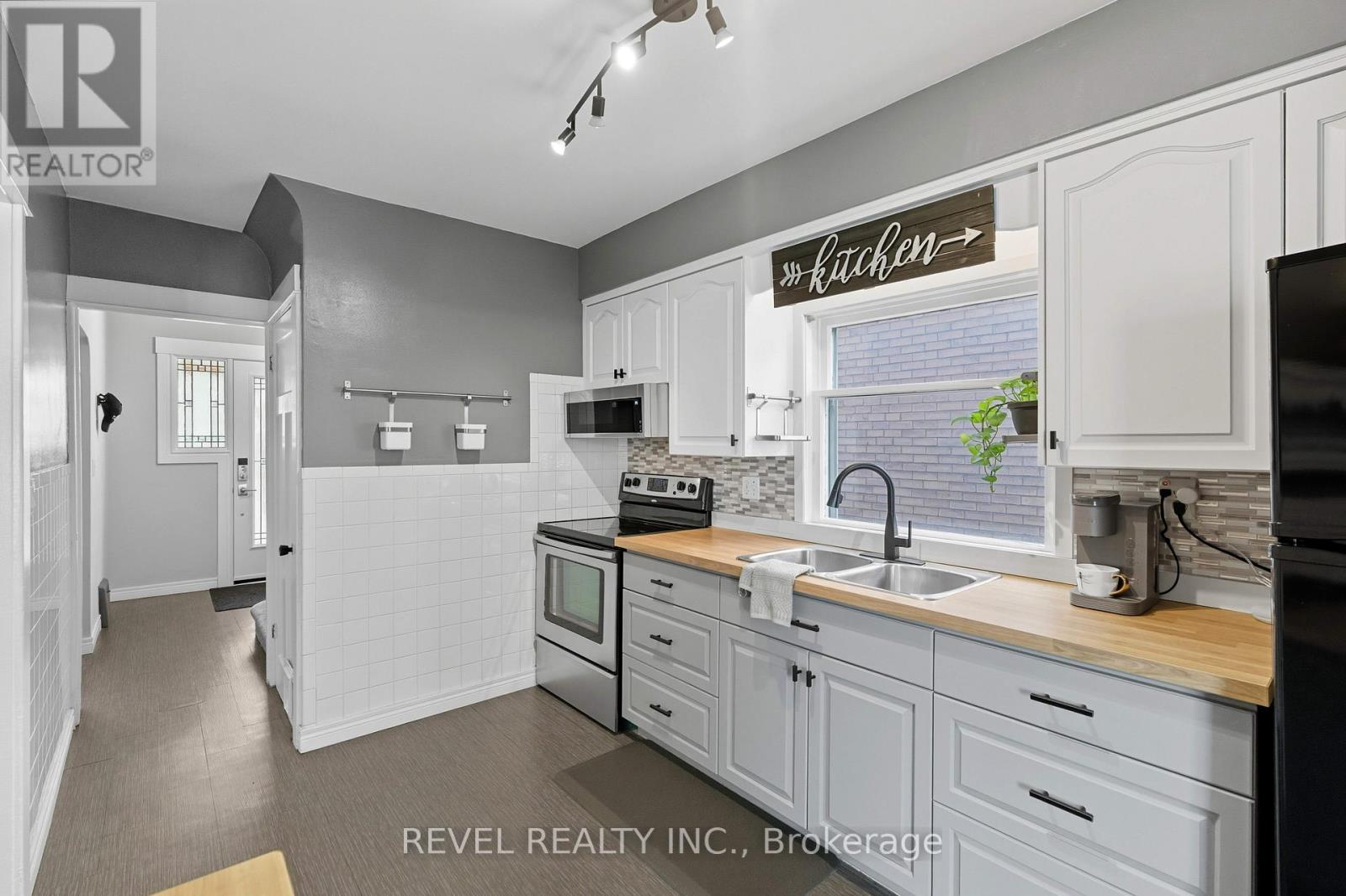 197 Balmoral Avenue S, Hamilton, Ontario  L8M 3K5 - Photo 11 - X12437773