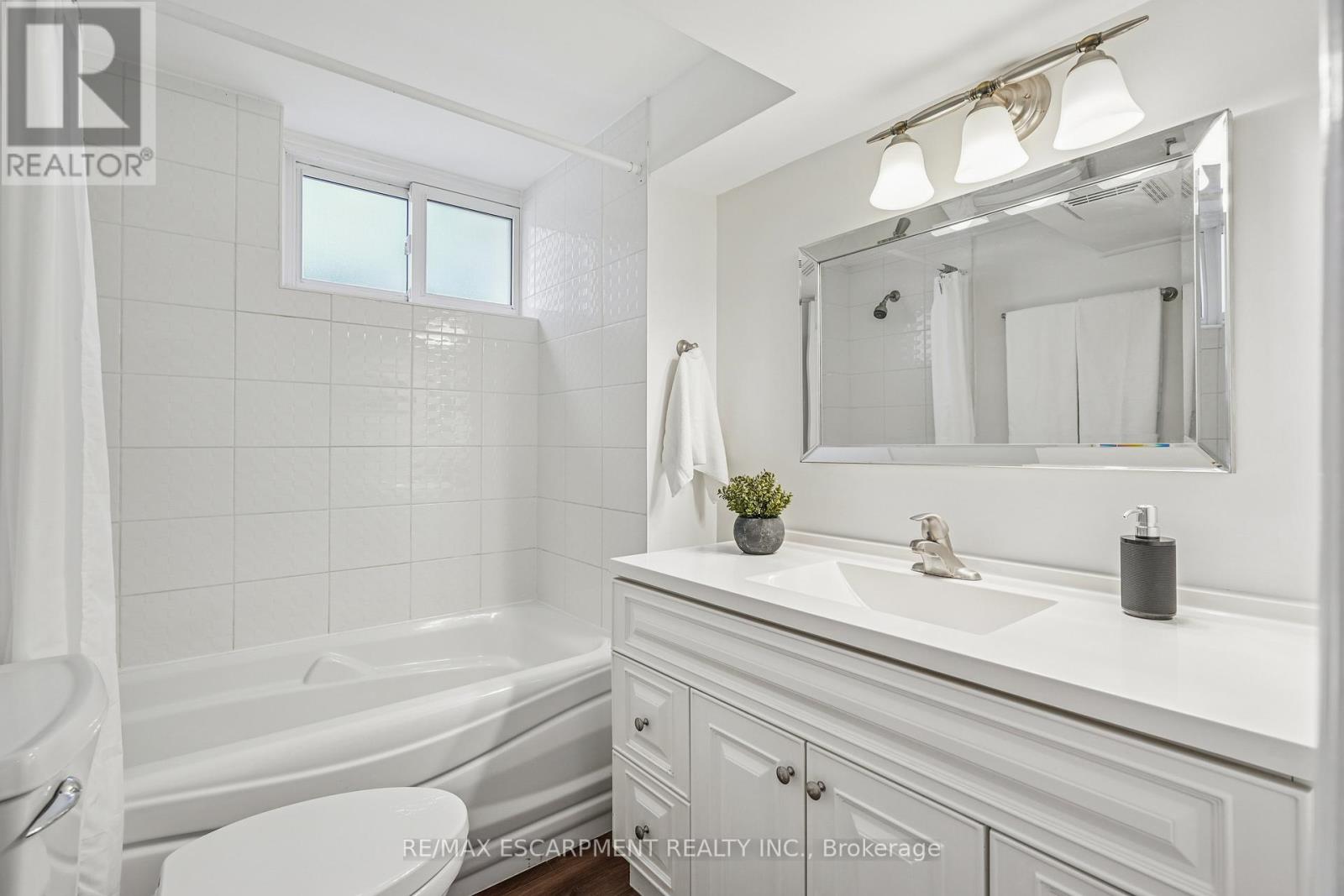 6 Clive Avenue, Guelph, Ontario  N1E 3S3 - Photo 19 - X12437811