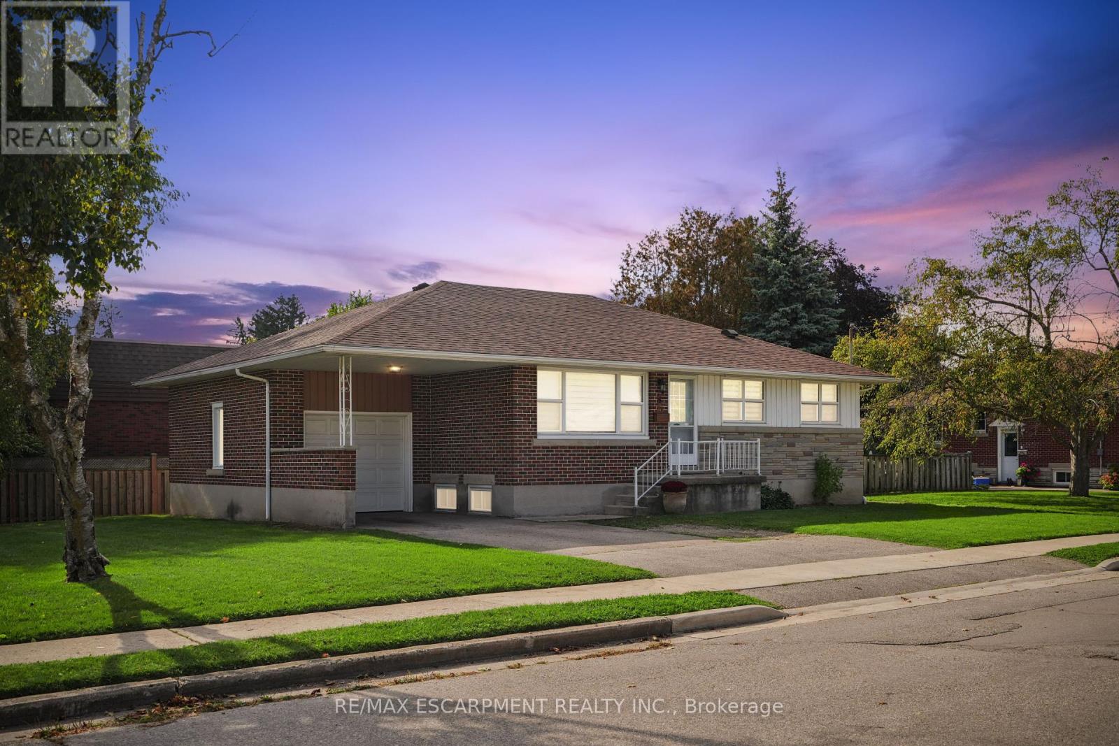 6 Clive Avenue, Guelph, Ontario  N1E 3S3 - Photo 2 - X12437811