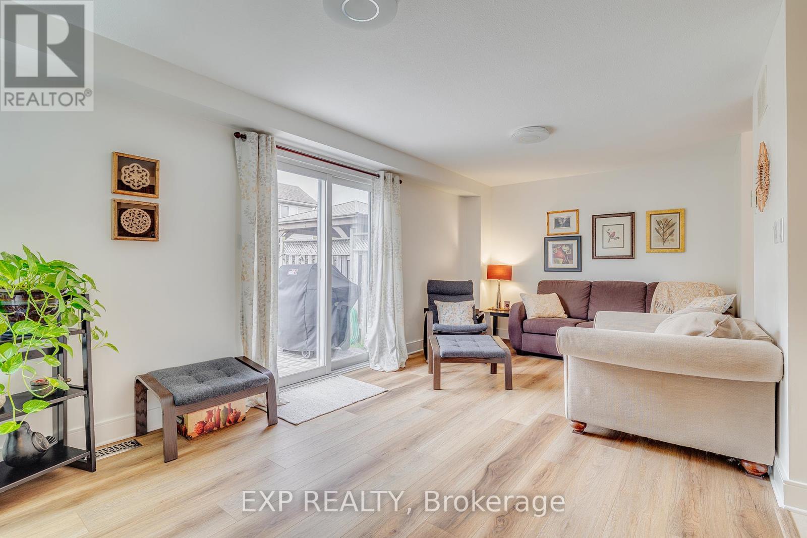 220 Prosperity Drive, Kitchener, Ontario  N2E 4E5 - Photo 12 - X12437846