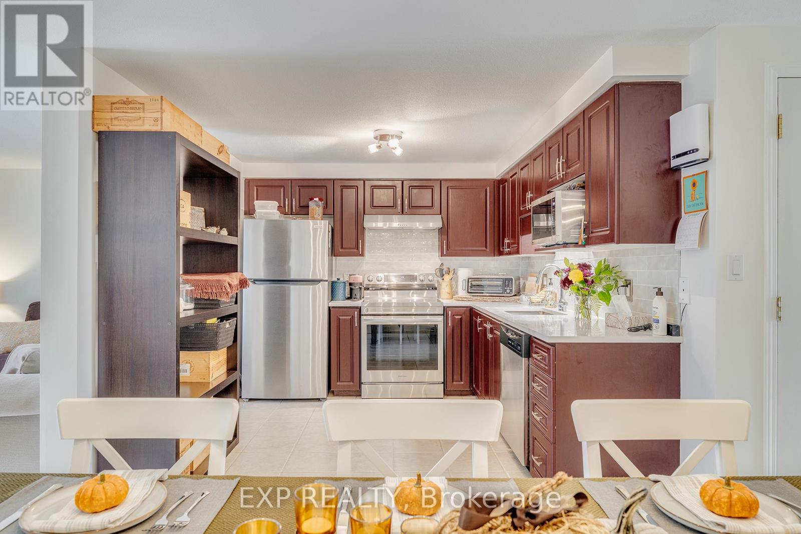 220 Prosperity Drive, Kitchener, Ontario  N2E 4E5 - Photo 5 - X12437846