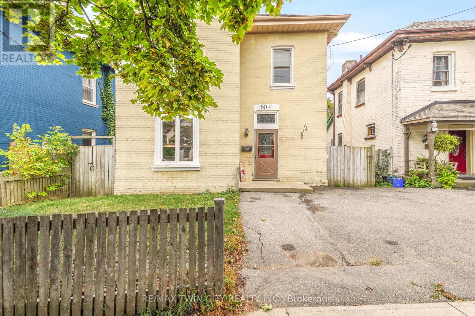 60 Terrace Hill Street, Brantford, Ontario  N3R 1G1 - Photo 2 - X12437862