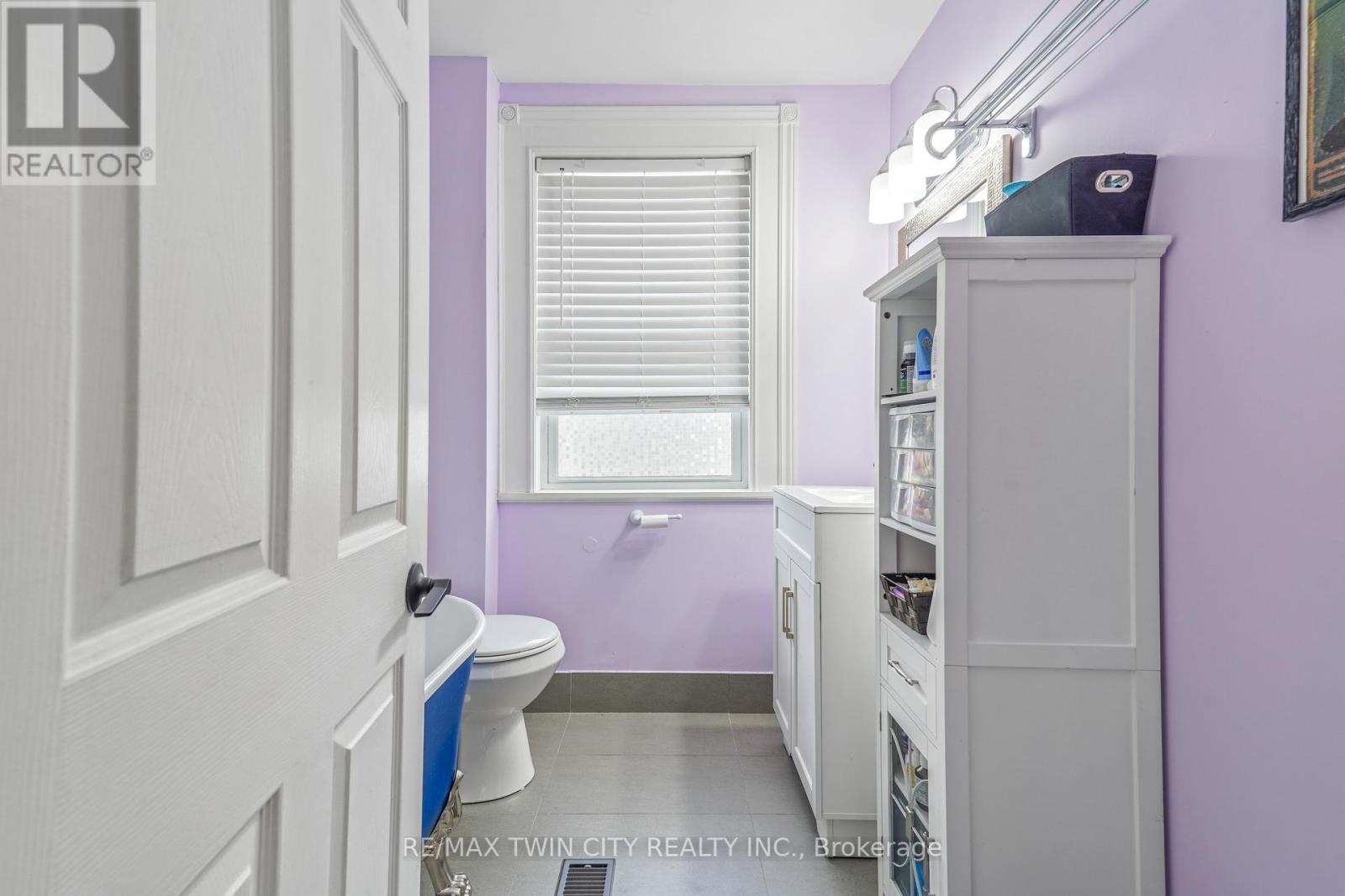 60 Terrace Hill Street, Brantford, Ontario  N3R 1G1 - Photo 29 - X12437862