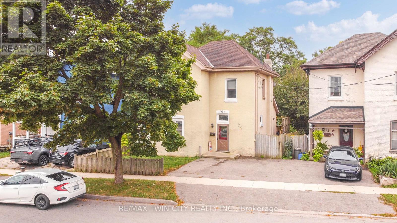 60 Terrace Hill Street, Brantford, Ontario  N3R 1G1 - Photo 3 - X12437862