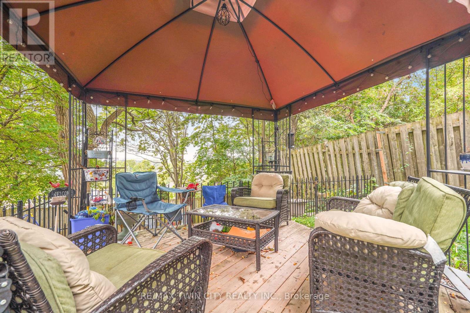 60 Terrace Hill Street, Brantford, Ontario  N3R 1G1 - Photo 38 - X12437862