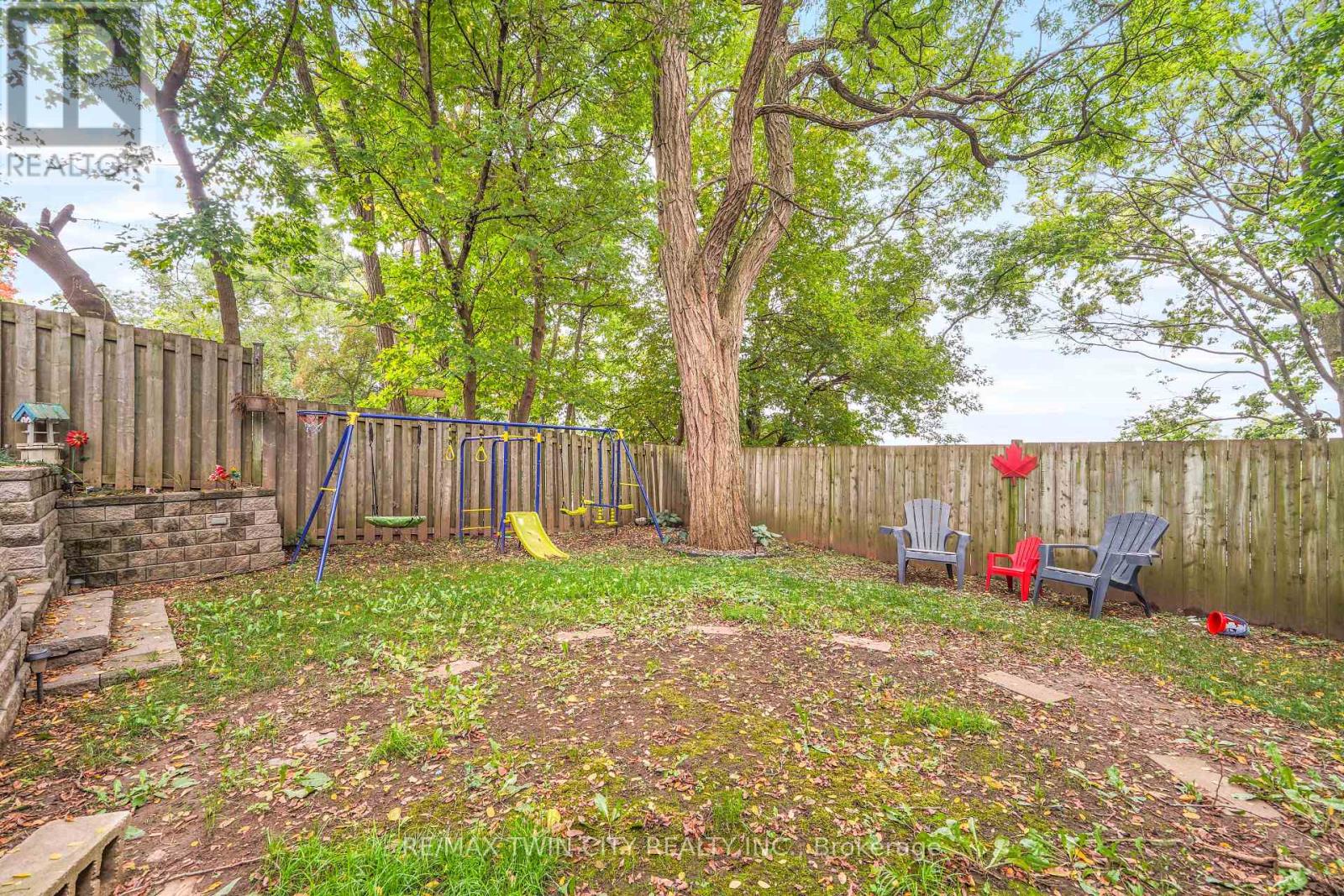 60 Terrace Hill Street, Brantford, Ontario  N3R 1G1 - Photo 41 - X12437862