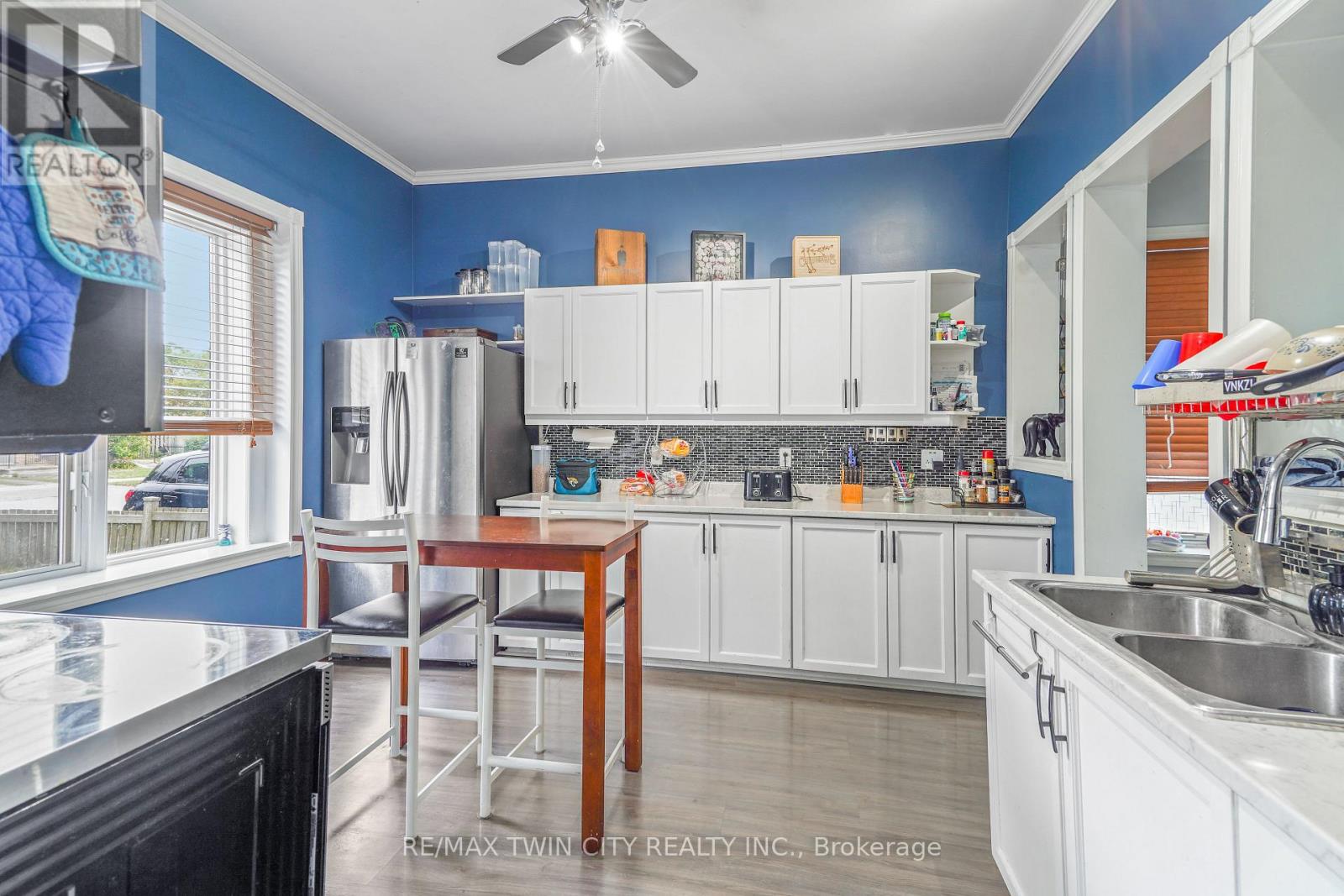 60 Terrace Hill Street, Brantford, Ontario  N3R 1G1 - Photo 6 - X12437862