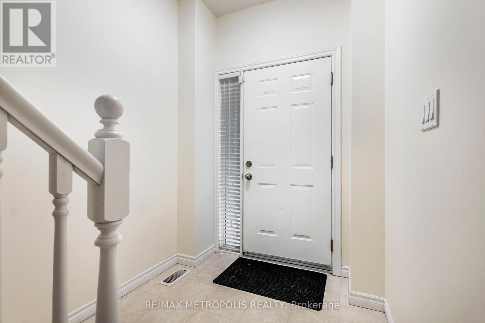 C16 - 619 Wild Ginger Avenue, Waterloo, Ontario  N2V 2X1 - Photo 2 - X12437866