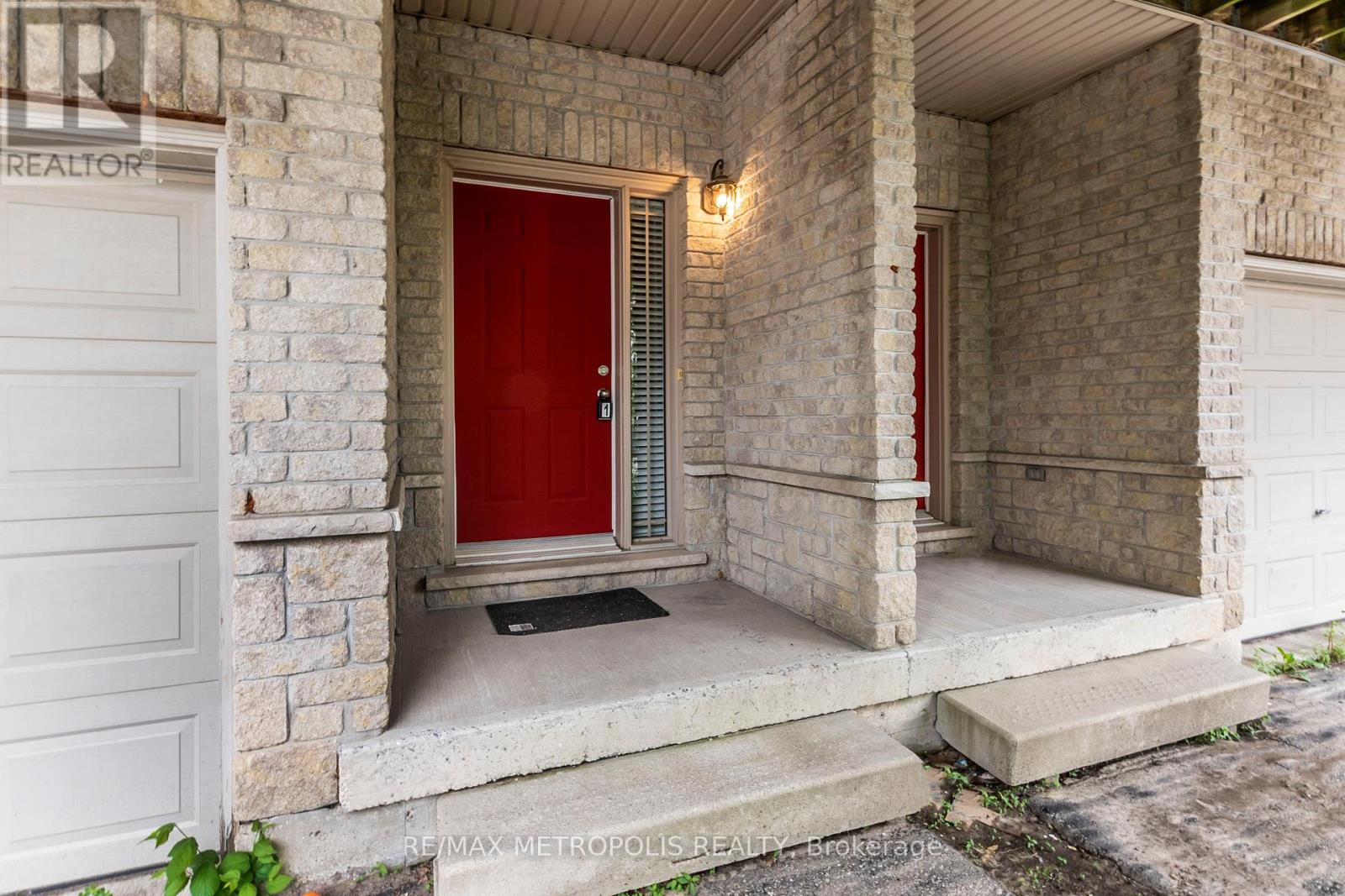 C16 - 619 Wild Ginger Avenue, Waterloo, Ontario  N2V 2X1 - Photo 3 - X12437866