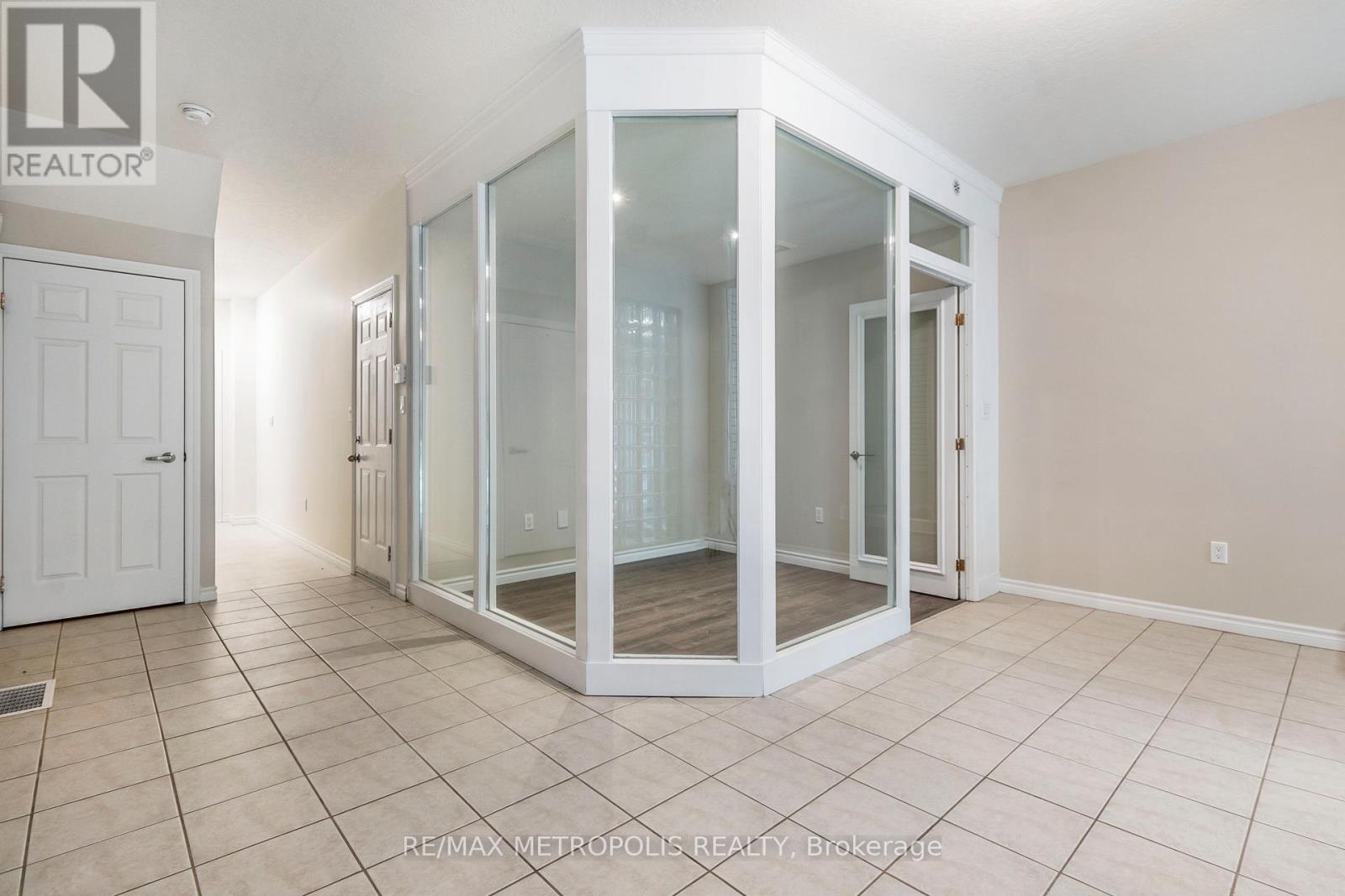 C16 - 619 Wild Ginger Avenue, Waterloo, Ontario  N2V 2X1 - Photo 6 - X12437866