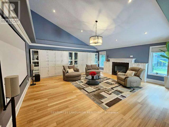 96 Irma Court, Hamilton, Ontario  L9G 1K7 - Photo 19 - X12437868