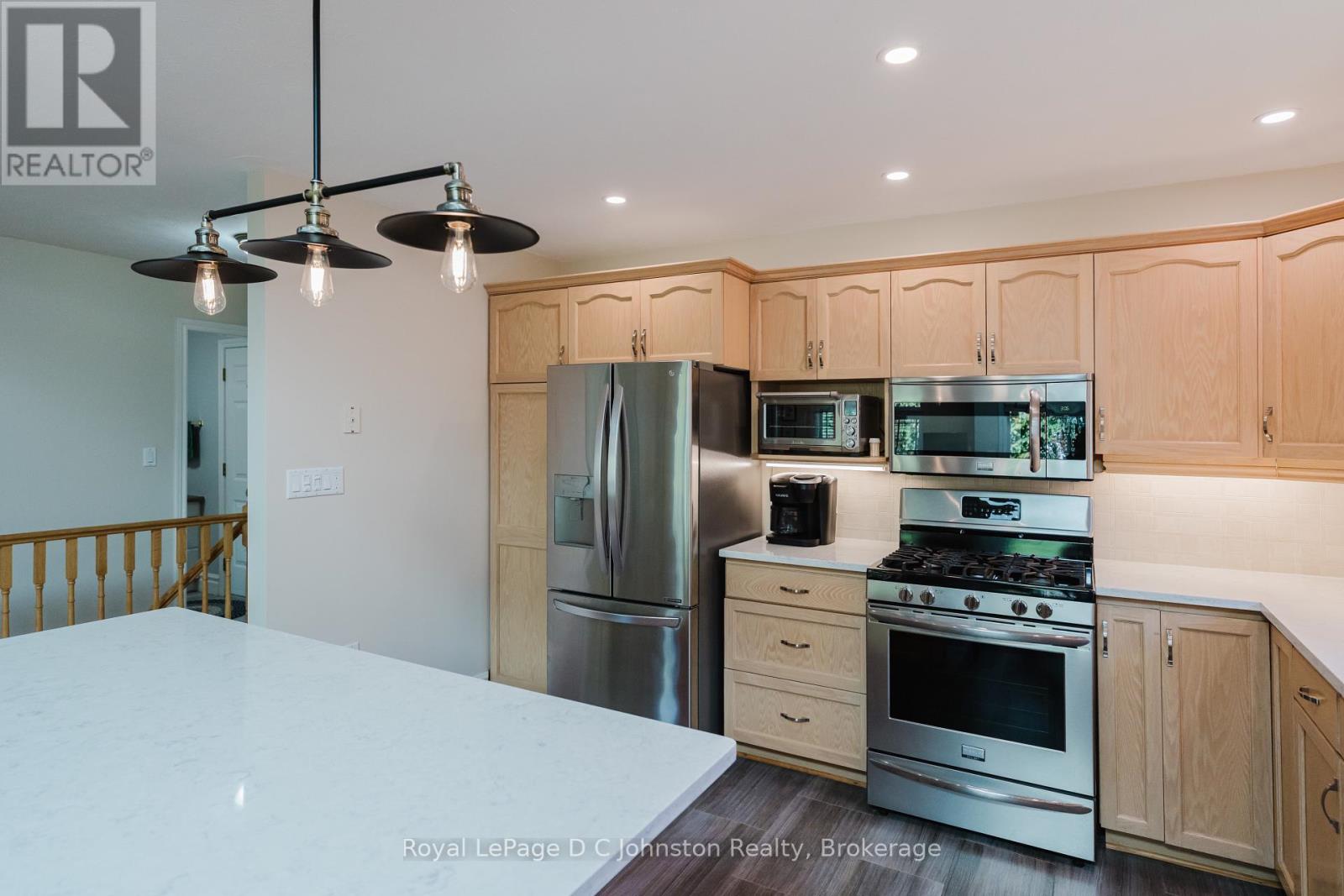6 Eastgate Drive, Saugeen Shores, Ontario  N0H 2L0 - Photo 12 - X12438119