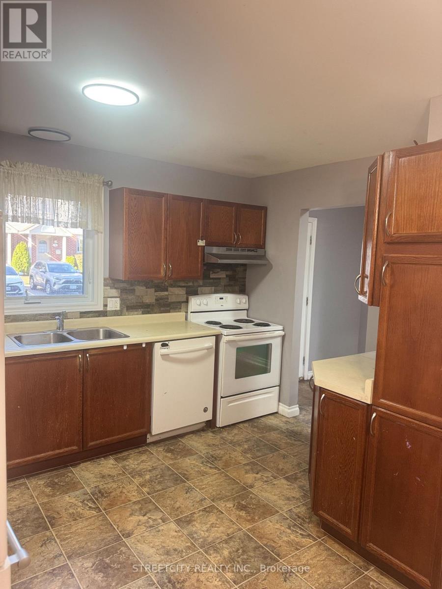 63 - 511 Admiral Drive, London East, Ontario  N5V 4R4 - Photo 6 - X12438116